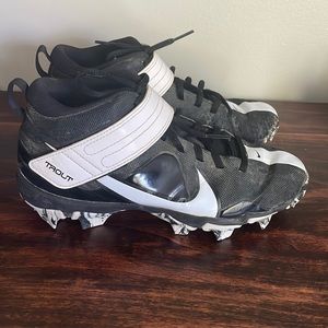 Boy youth Nike baseball cleats
